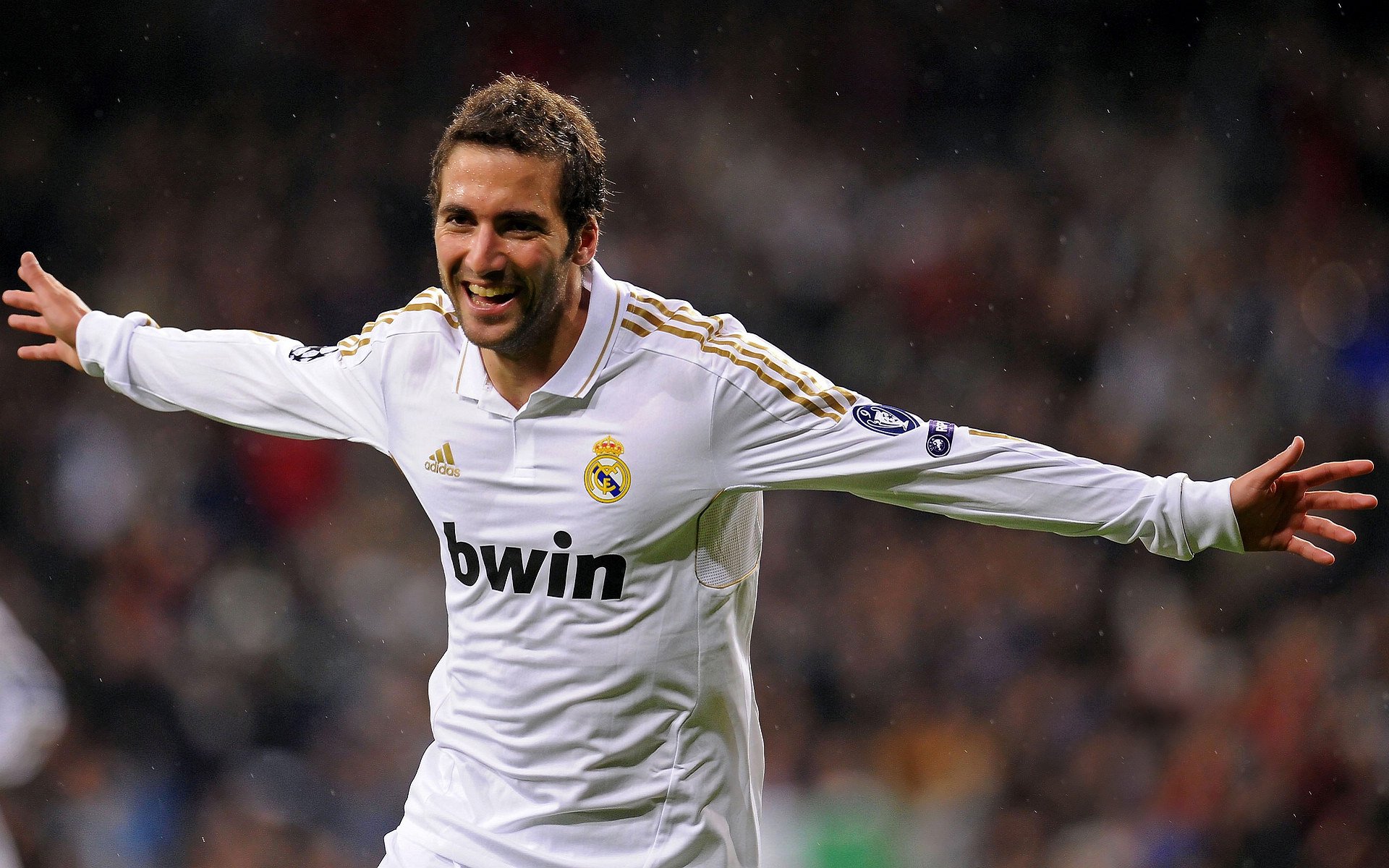 开云体育平台APP-当F1的轰鸣在威尔士山谷回响,一场跨越维度的击溃启示录 第2张 开云体育平台APP-当F1的轰鸣在威尔士山谷回响,一场跨越维度的击溃启示录 第2张